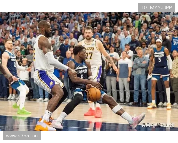 爱德华兹关键攻防锁定胜局时刻 爱德华兹关键攻防锁定胜局时刻